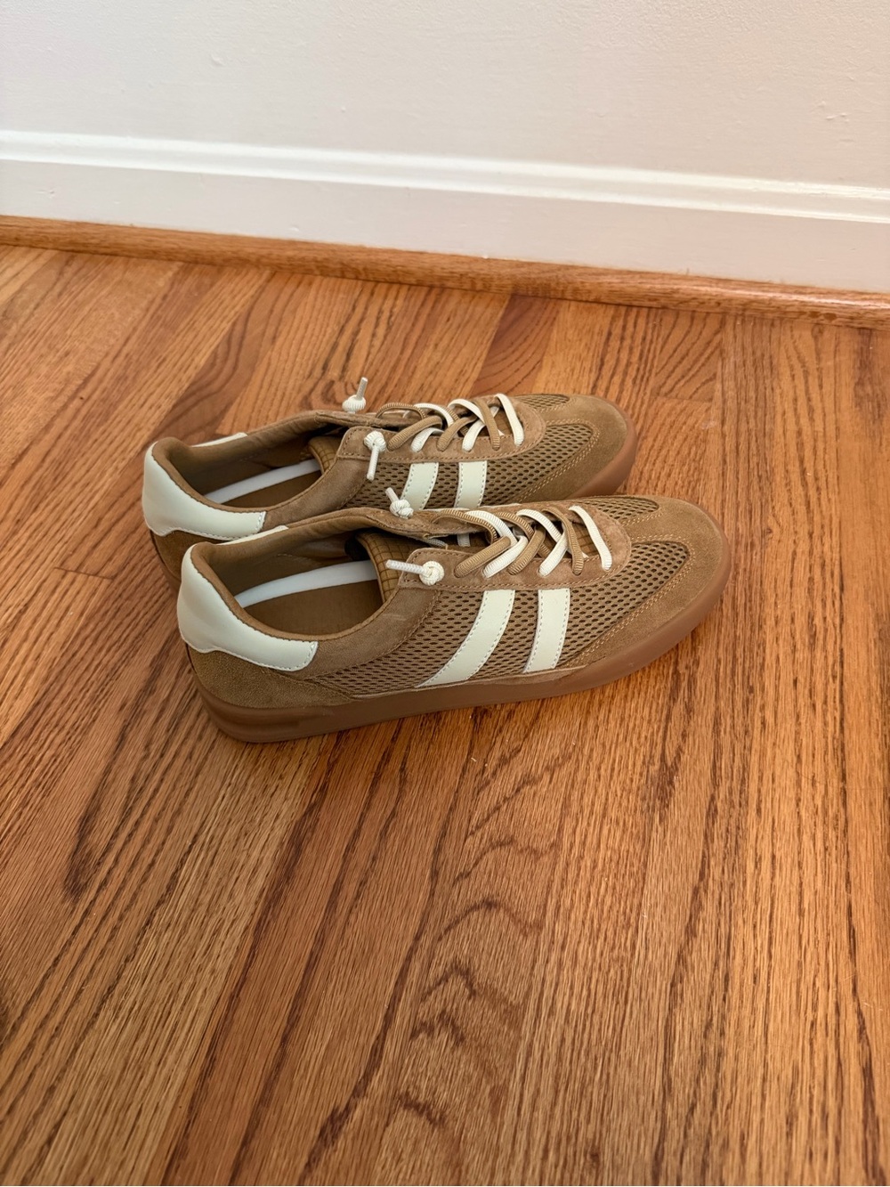 Steve Madden Women's Tan & White Mesh Suede Sneakers
